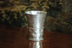 17e-eeuwse berkemeier drinkbeker (Antwerpen, België 1625-1628) zilver.