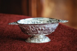 Brandewijnkom (Nederland, Sneek, Wieger Cornelisz Schreuder 1745) zilver.