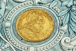 Italian states. Papal states. Clemens XII. Scudo d'Oro. 1735.