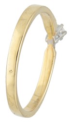 14 kt. Geelgouden solitair ring bezet met ca. 0.06 ct. diamant.