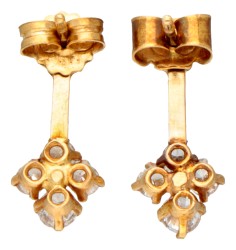 14 kt. Geelgouden oorbellen bezet met ca. 1.02 ct. diamant.