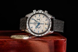 Omega Speedmaster "Broad Arrow" 38512012 - Heren polshorloge - 2005.