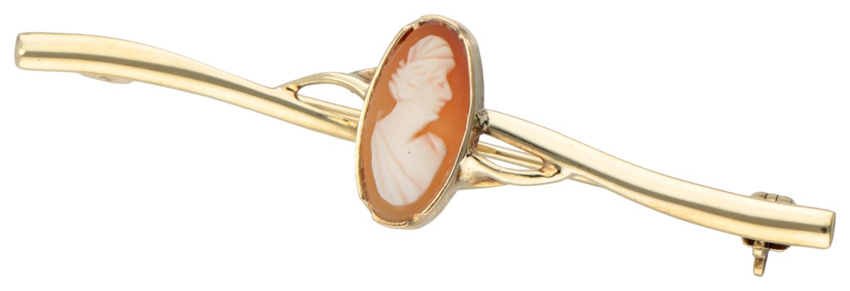 Vintage 14 kt. geelgouden staafbroche bezet met een camee met een en profil portret van een vrouw.