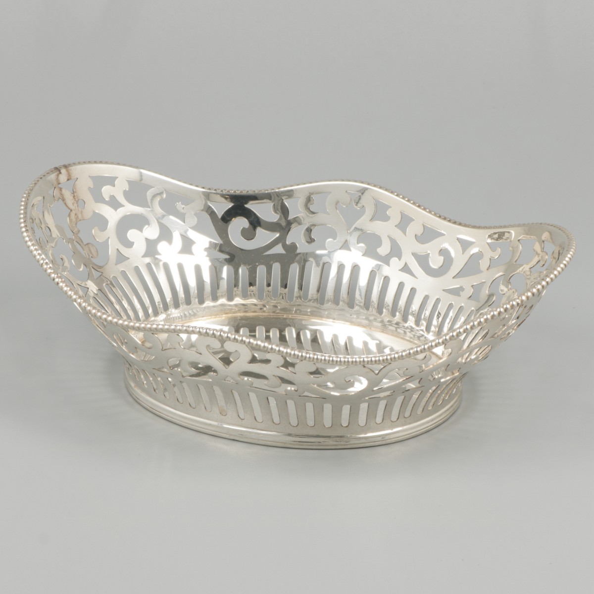 Bonbonmandje zilver.