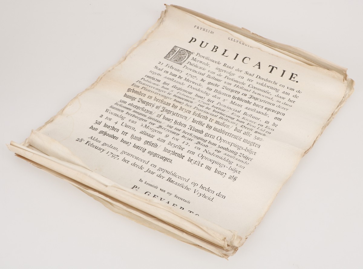 Een proclamatie van het stadsbestuur van Dordrecht, uit de Bataafsche Republiek, 1797.