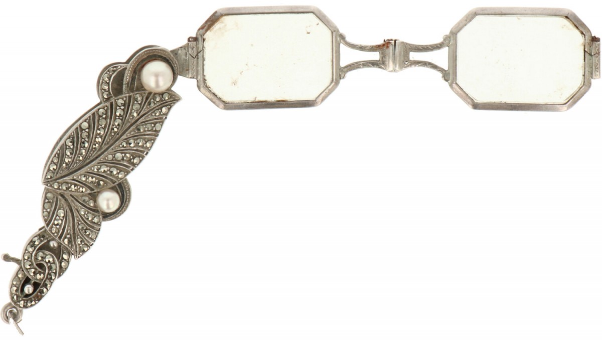 Lorgnette zilver.