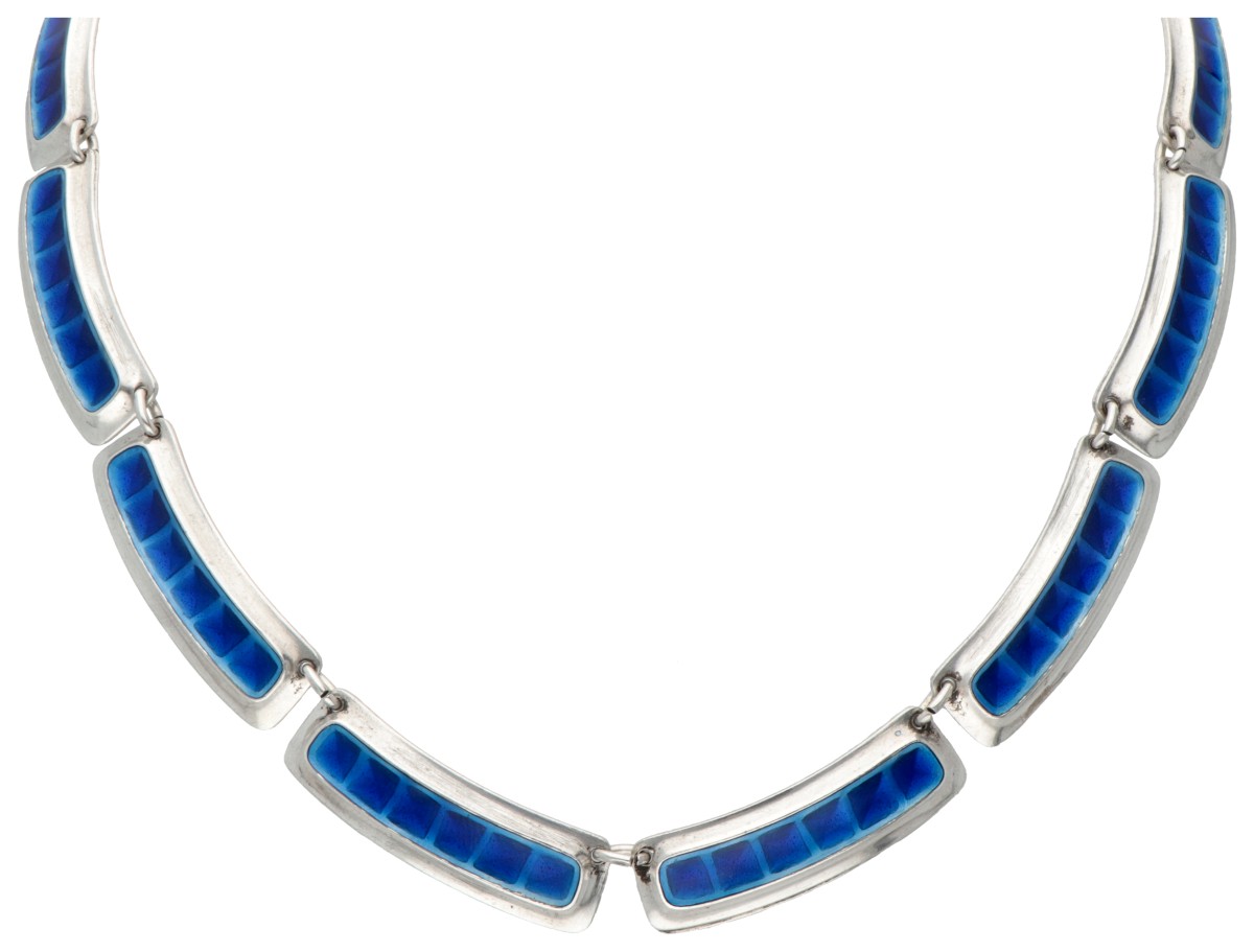 Sterling zilveren Noors design collier met blauwe emaille door Albert Scharning.