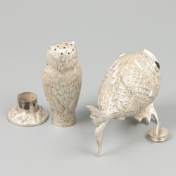 2-delige set zoutstrooiers zilver.