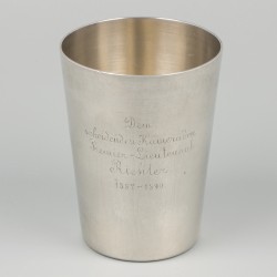 Gelegenheidsbeker zilver.
