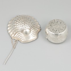 2-delig lot theezeefjes zilver.