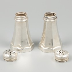 Peper- & zoutstrooier zilver.
