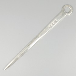 Briefopener zilver.