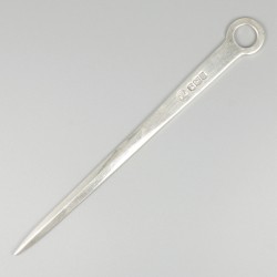 Briefopener zilver.