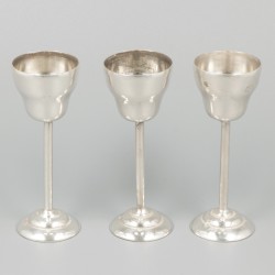 6-delige set likeurglaasjes zilver.