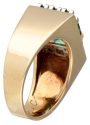 14 kt. Geelgouden ring bezet met ca. 1.43 ct. natuurlijke groene toermalijn en ca. 0.12 ct. diamant.