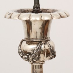Altaar kandelaar zilver.