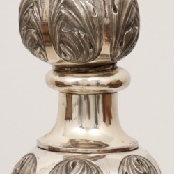 Altaar kandelaar zilver.
