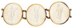 Grand Tour souvenir van antieke vergulde armband met lava cameeën van 'danseressen uit Pompei'. 