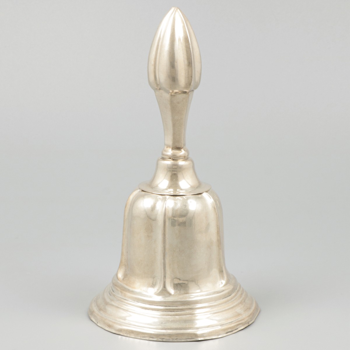 Tafelbel zilver.
