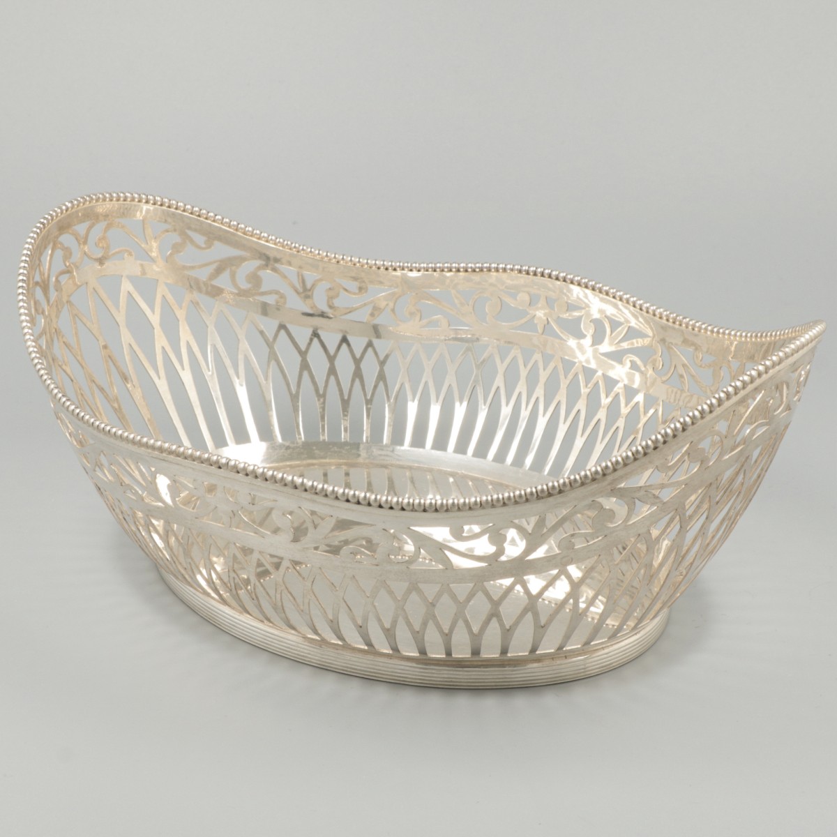 Broodmand zilver.
