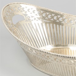 Soezen- / broodmand zilver.