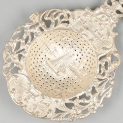 Theezeef zilver.
