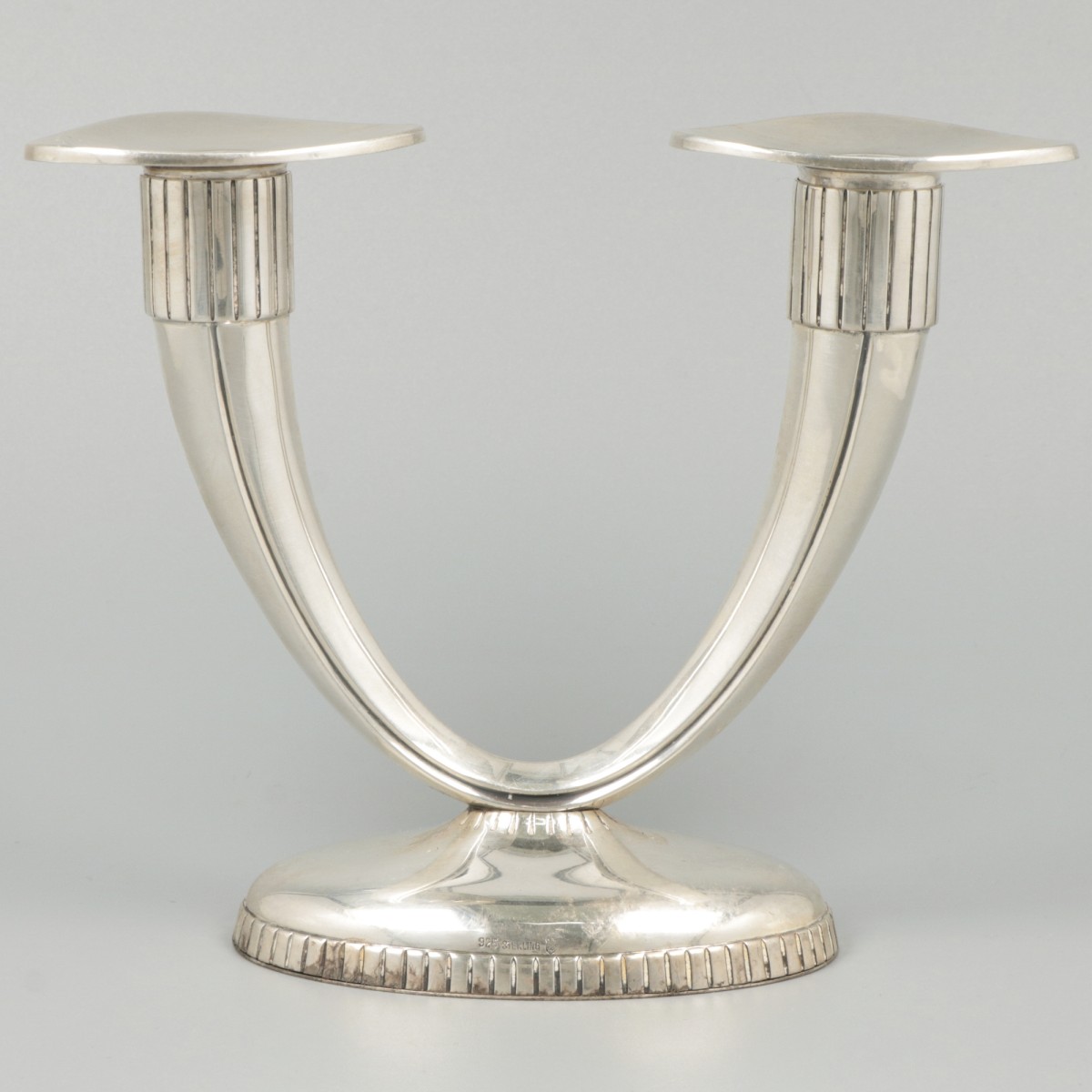 Kandelaar zilver.