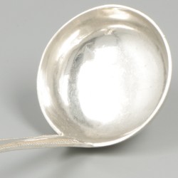 Compote- & sauslepel zilver.