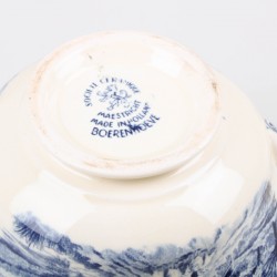 Een transferware theeservies met decor Boerenhoeve blauw. Société Céramique, 1e helft 20e eeuw.