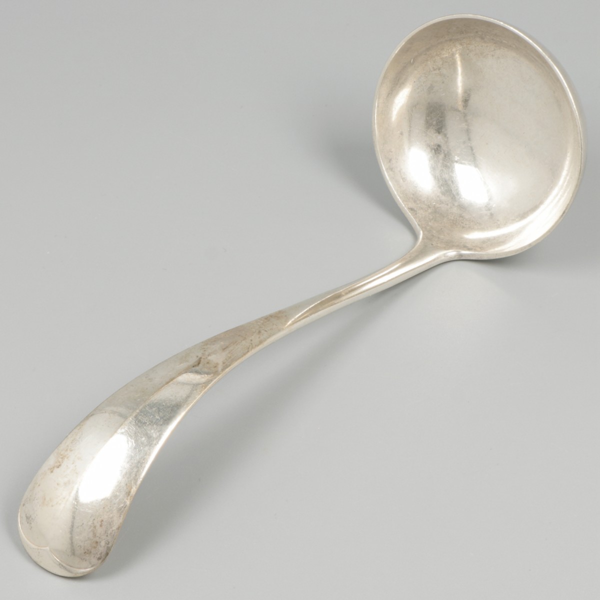Sauslepel Haags lofje zilver.