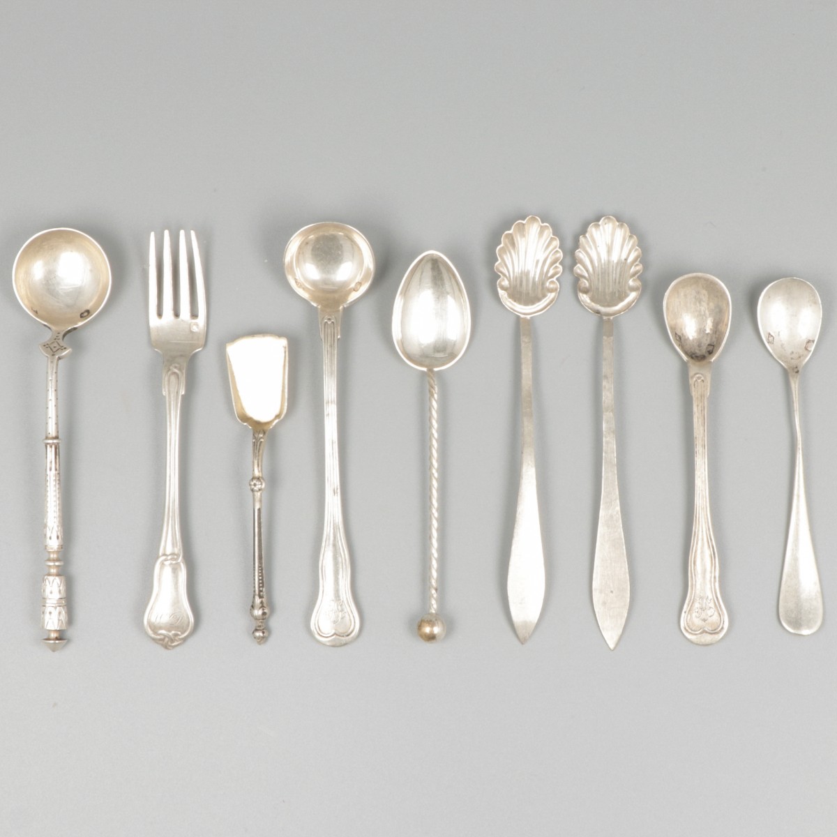 9-delig lot divers schepwerk zilver.