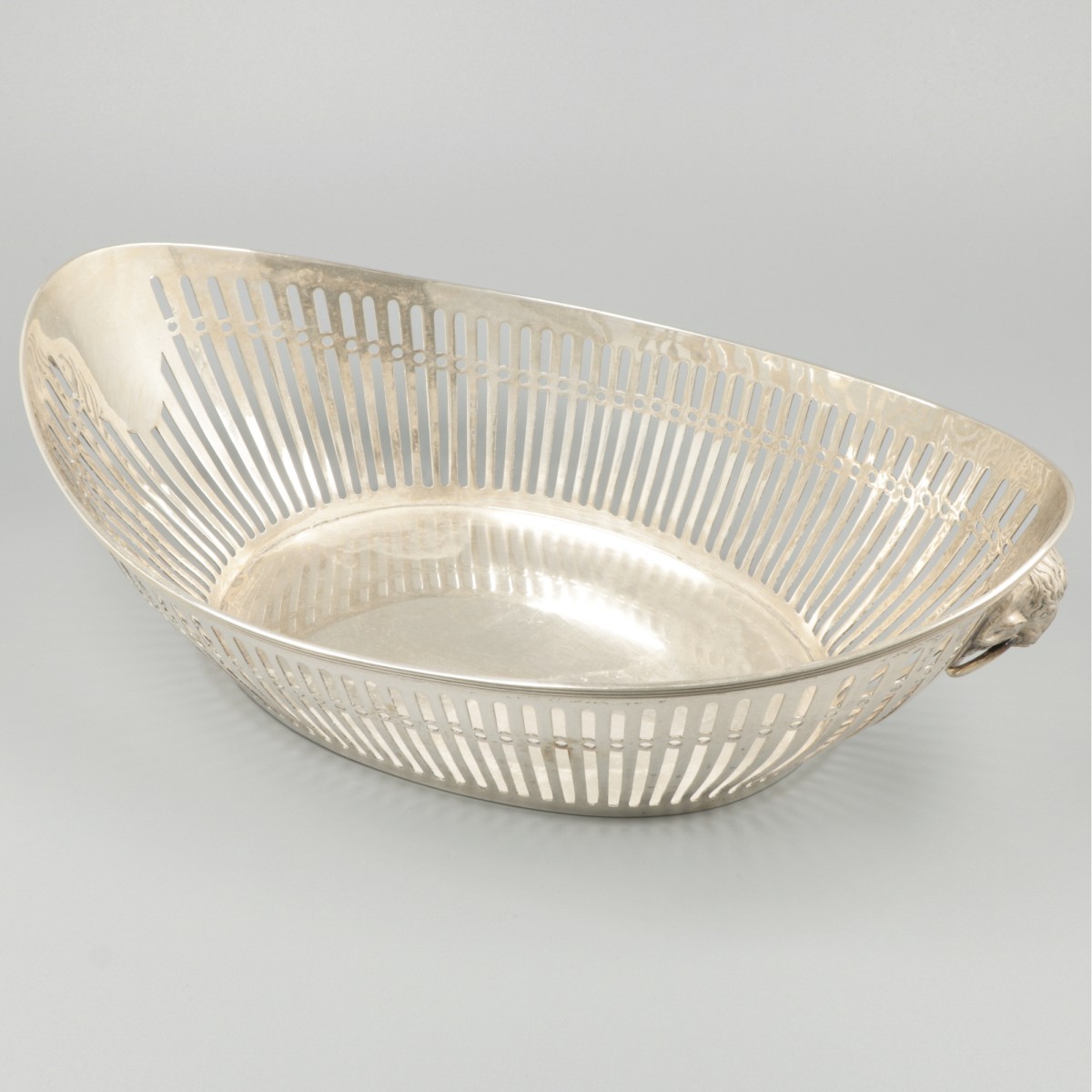 Broodmand zilver.