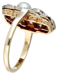 14 kt. Geelgouden / platina art deco ring bezet met ca. 0.95 ct. diamant en parel.