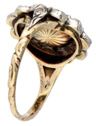 Vintage 14 kt. geelgouden rozet ring bezet met roosgeslepen diamanten gezet in sterling zilver.