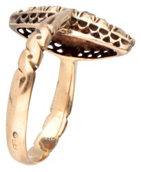 Antieke BWG 10 kt. roségouden navette ring bezet met roos geslepen diamanten.