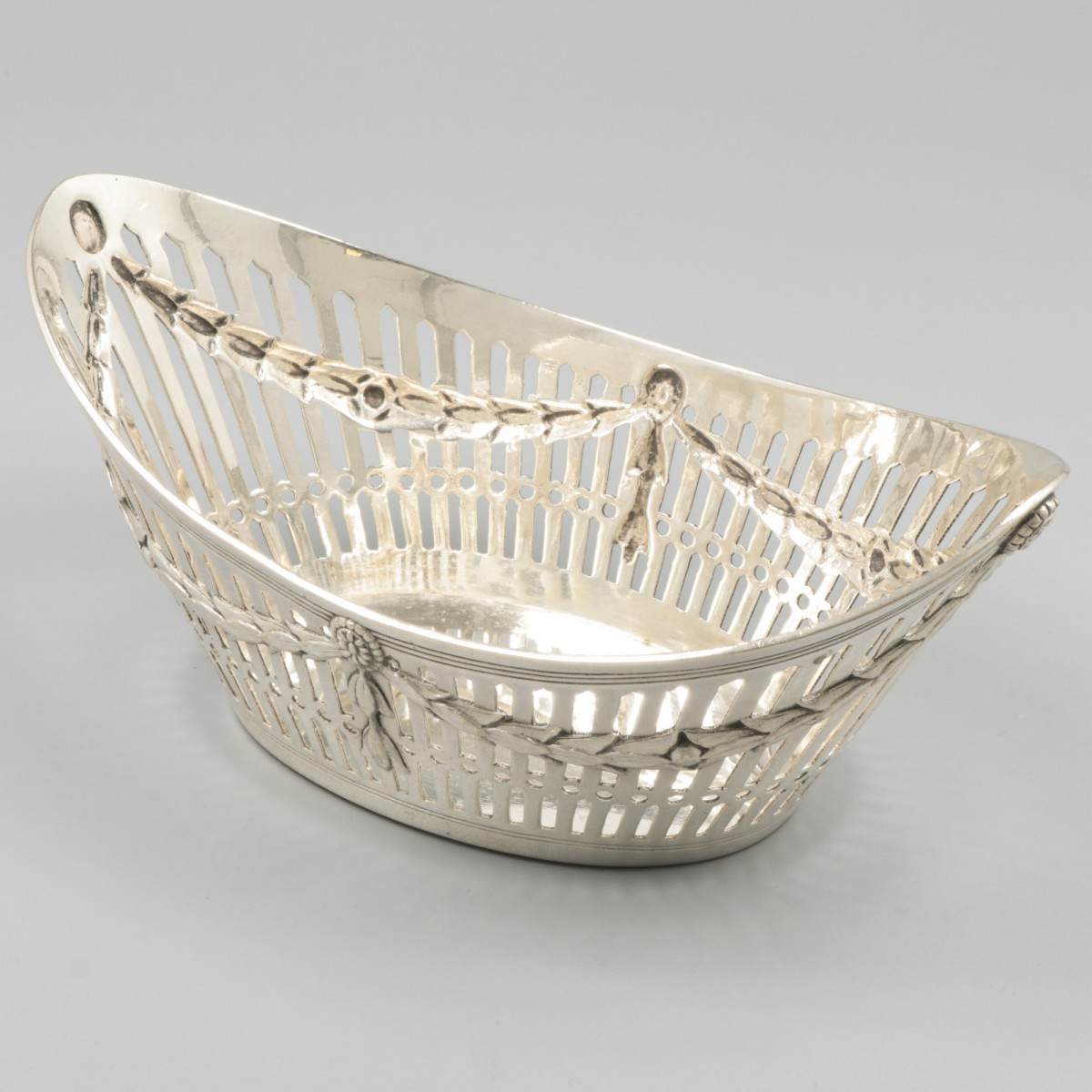 Bonbonmandje zilver.