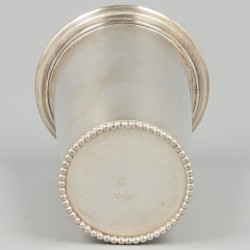 Drinkbeker zilver.