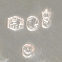 Bonbonmandje zilver.