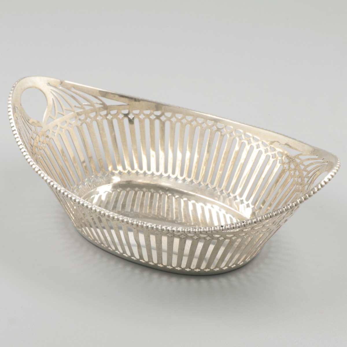 Bonbonmandje zilver.