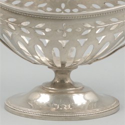 2-delige set zoutkelders (Brussel, J.C. Buls, ca. 1820) zilver.