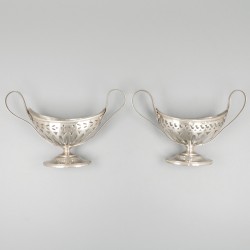 2-delige set zoutkelders (Brussel, J.C. Buls, ca. 1820) zilver.