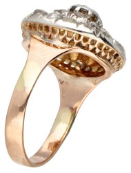 Antieke 18 kt. roségouden / sterling zilveren entourage ring bezet met roos geslepen diamanten.