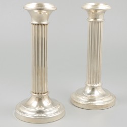 2-delige set kandelaren zilver.