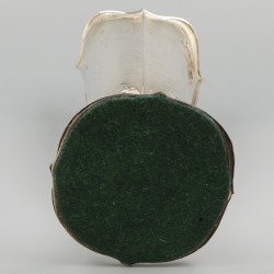 Bloemenvaas zilver.