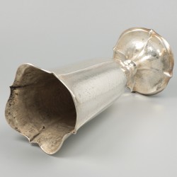 Bloemenvaas zilver.
