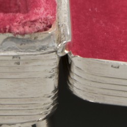 Theelepeldoosje zilver.
