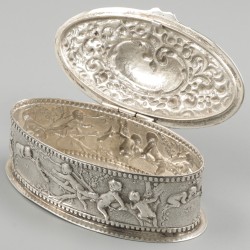 Kaptafeldoosje zilver.