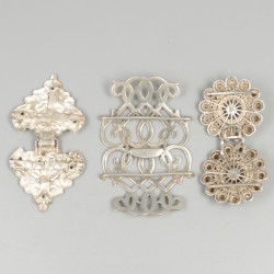 3 diverse gespen zilver.
