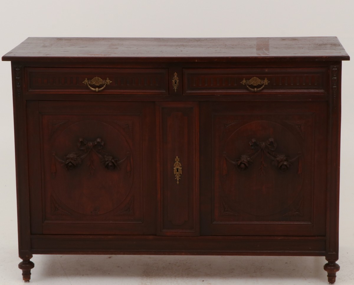 Een grenenhouten dressoir, Frankrijk, 19e/ 20e eeuw.