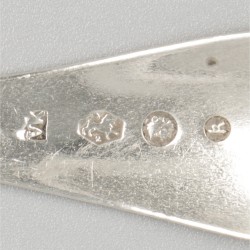 4-delig lot suikerschepjes en theeduimen zilver.